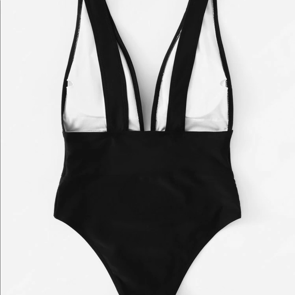 Low Back plunge bathing suit - Picture 2 of 2